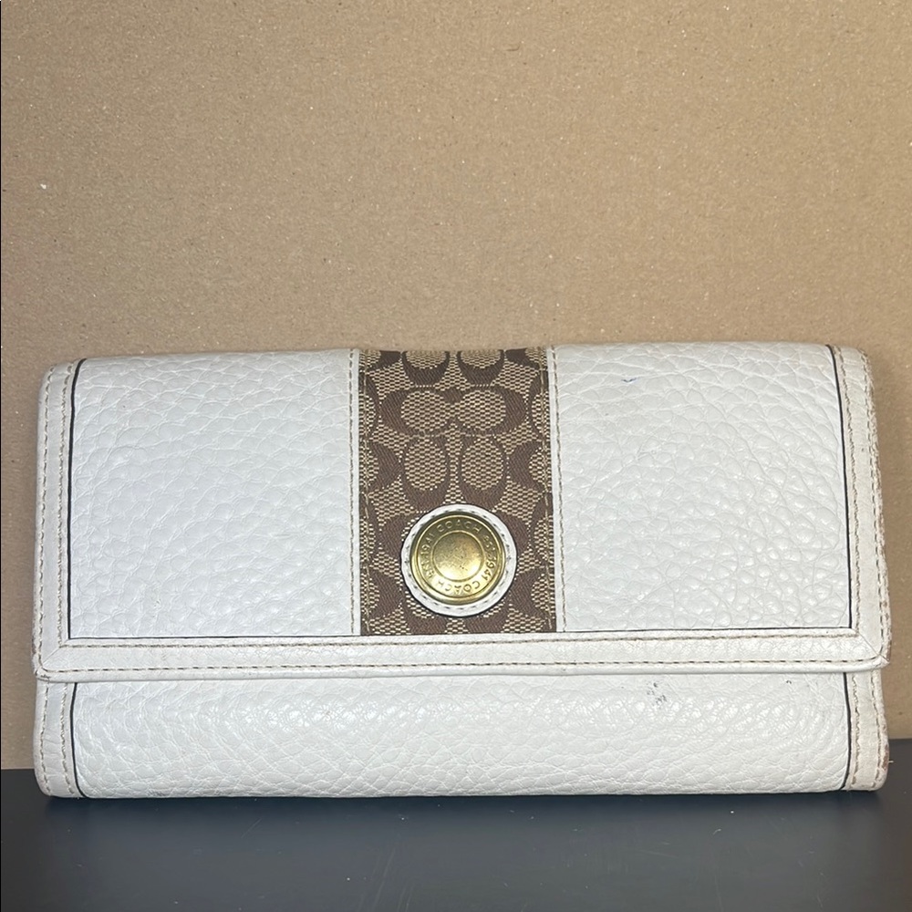 Coach Vintage White Leather Tri-fold Wallet